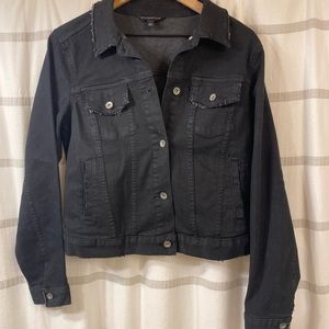 Black jean jacket. Size medium. Brand new!